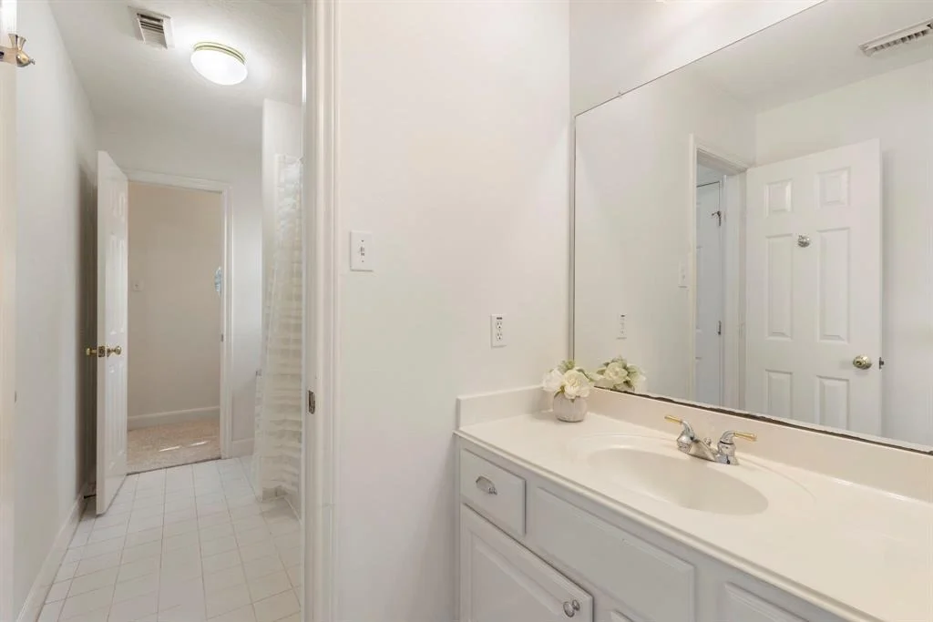 Photo of 174 N Hazelcrest Circle