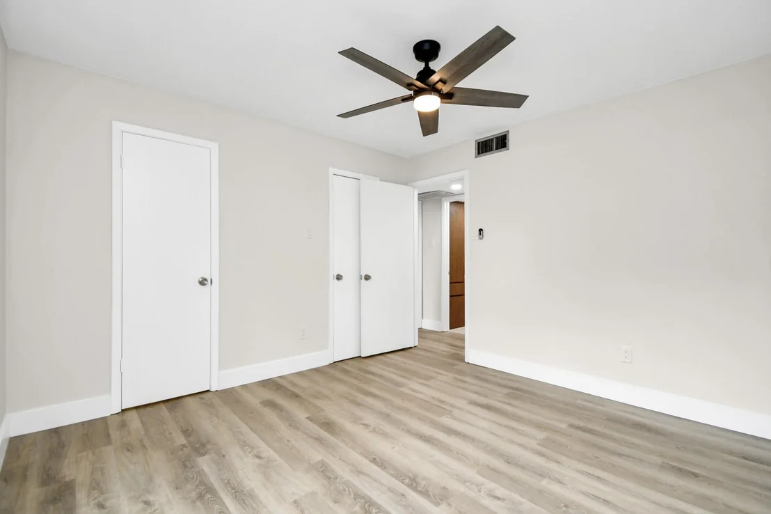 Photo of Unit 30 at 7575 Katy Freeway