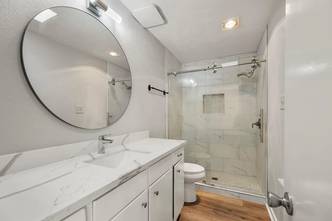 Photo of Unit 75 at 800 Post Oak Boulevard