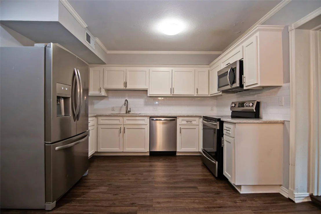 Photo of 2410 Valley Drive