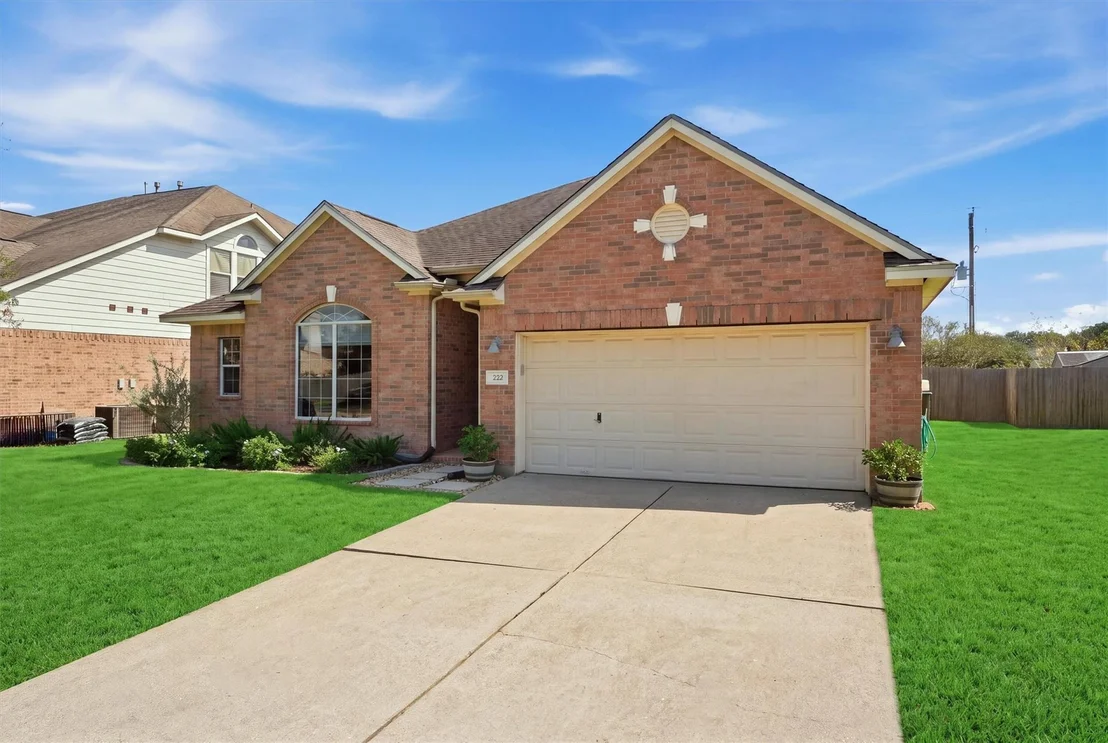 Photo of 222 Meadowhill Lane