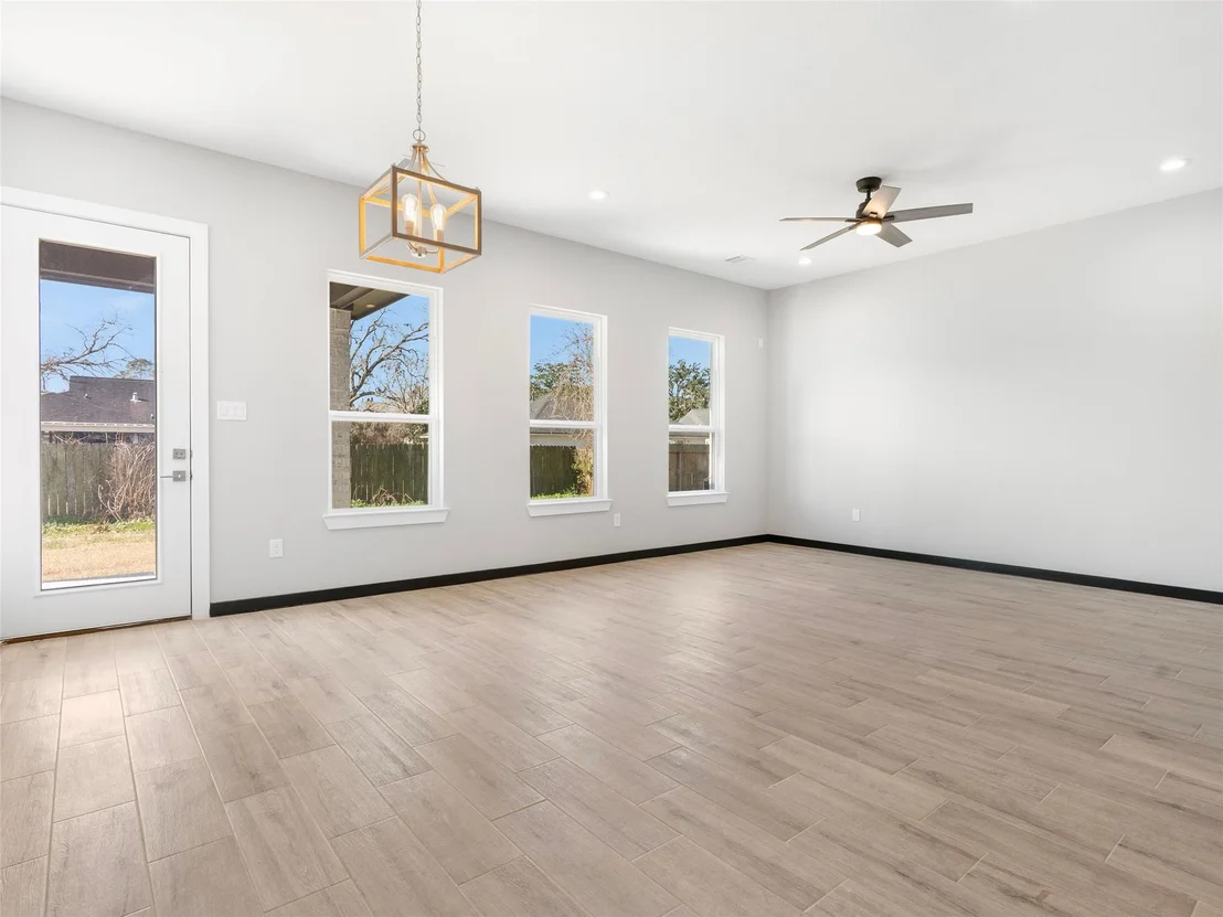 Photo of 209 Silverleaf Street