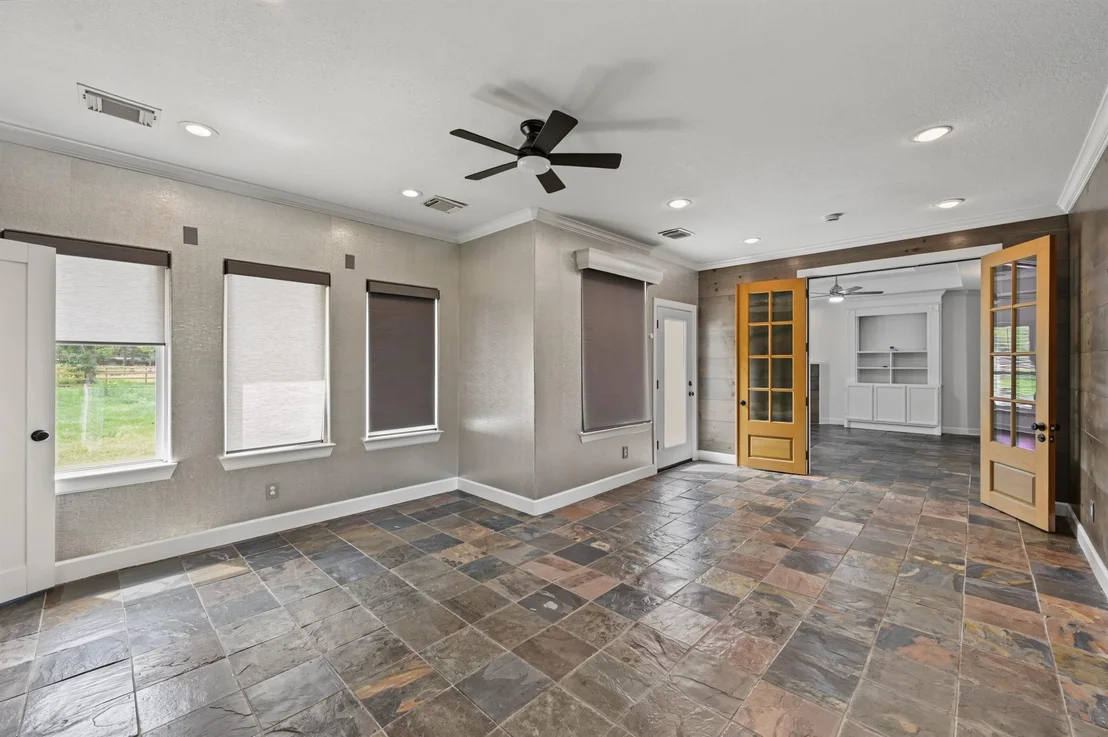 Photo of 10933 Lake Forest Drive