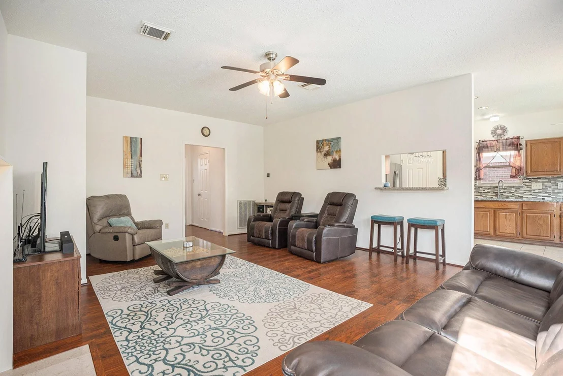 Photo of 1003 Glenview Drive