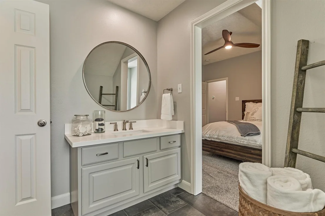 Photo of 170 N Hazelcrest Circle