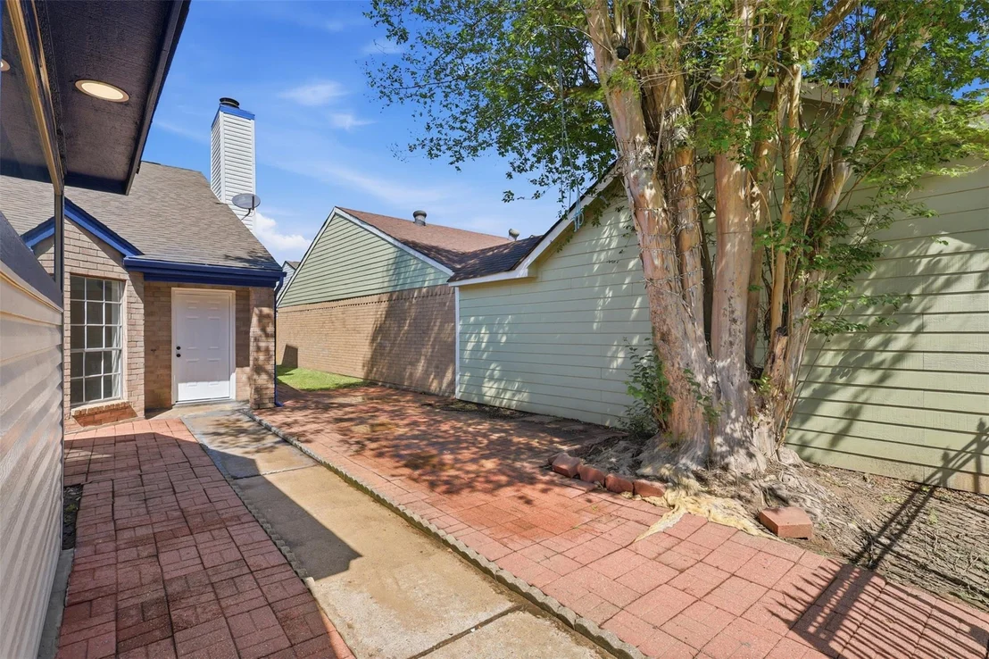 Photo of 11870 Plumpoint Drive