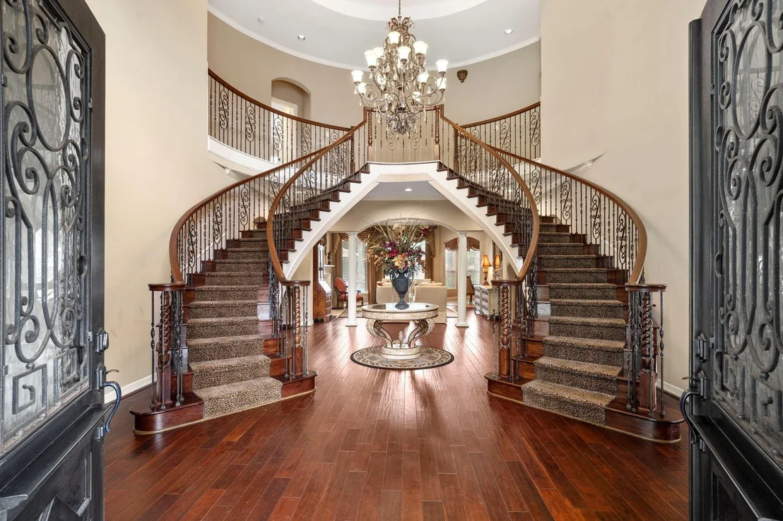 Photo of 8214 Forest Gate Drive