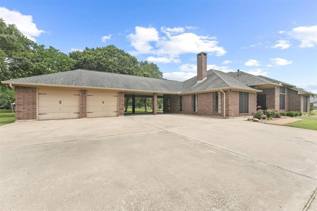 Photo of 7522 Fairchild Road