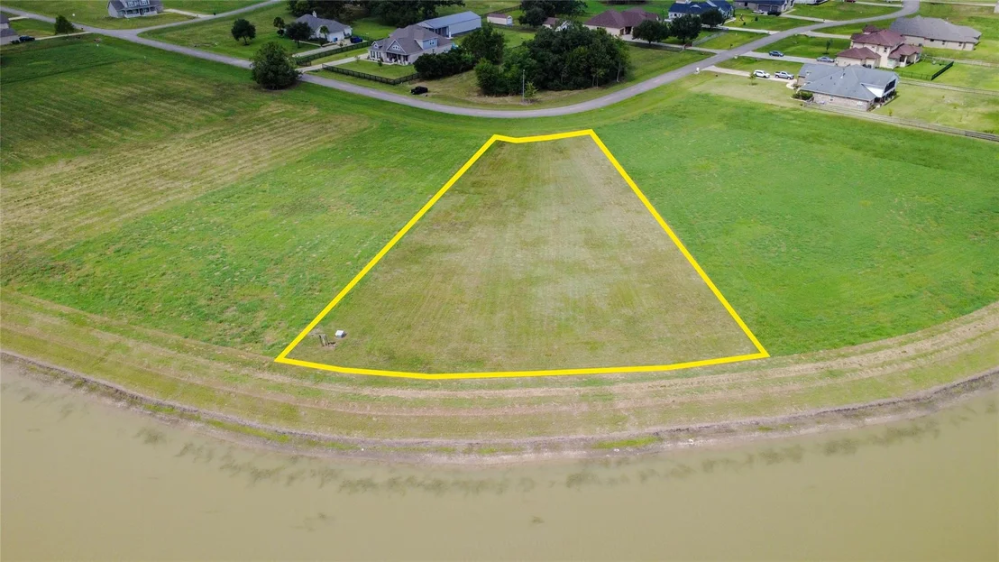 Photo of 1302 Lakeland Circle