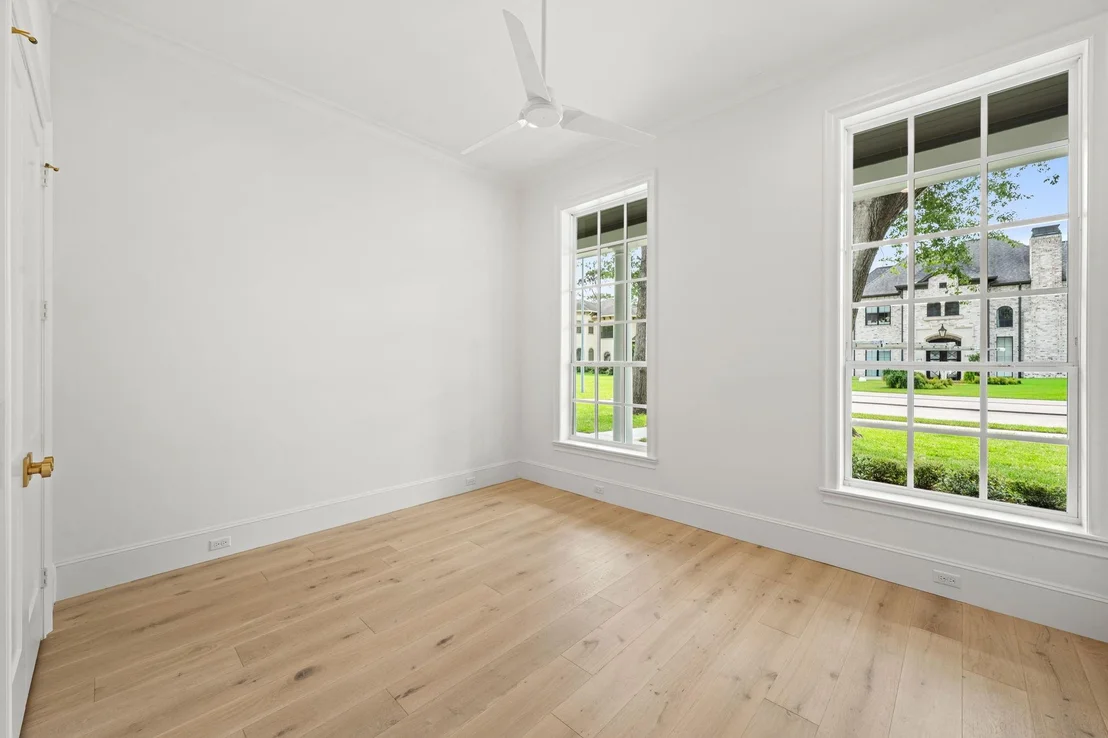 Photo of 1614 Lynnview Drive