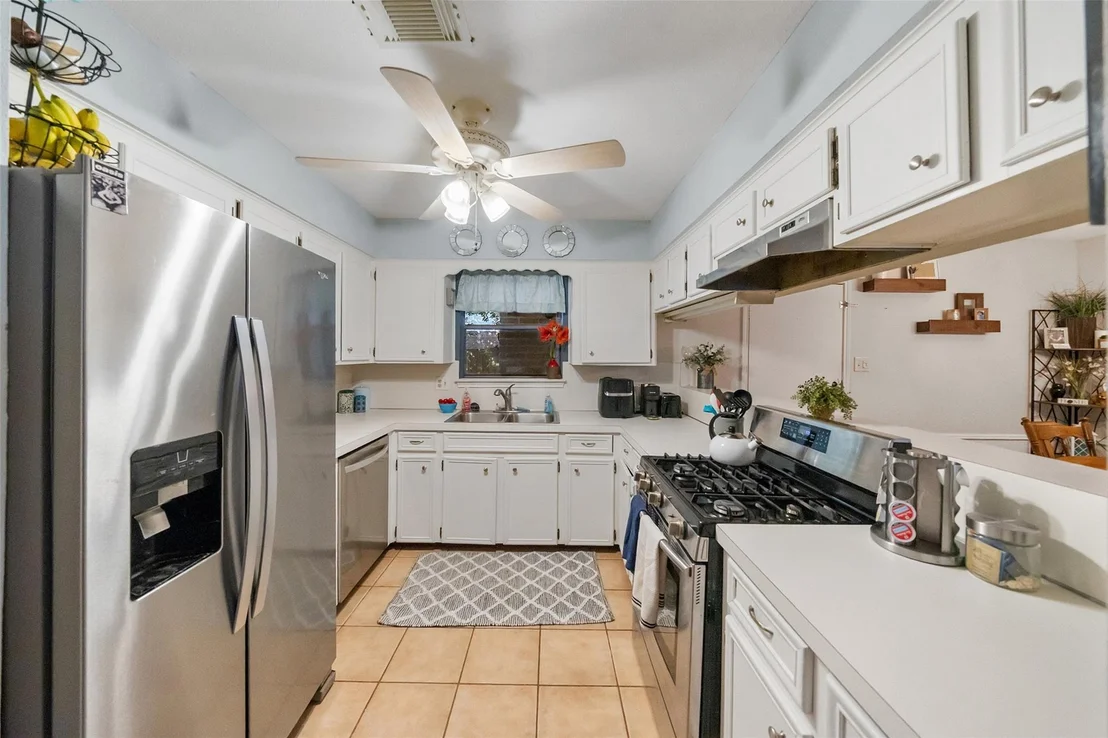 Photo of 2718 Longleaf Pines Drive