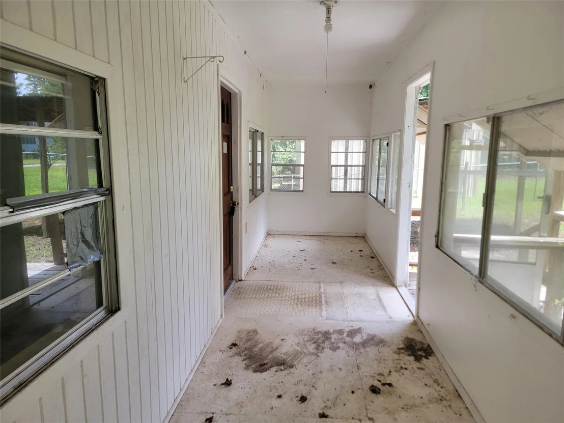Photo of 156 White Oak Circle