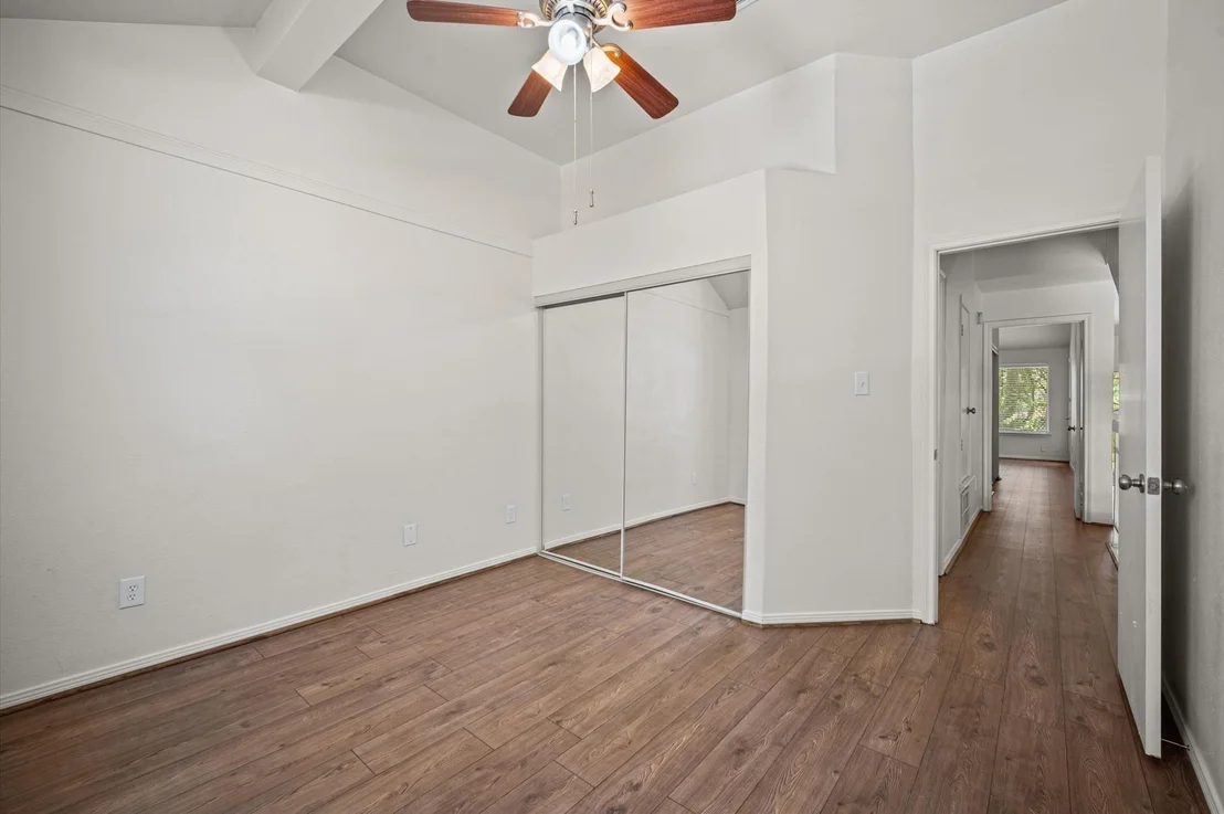 Photo of 13 Lakeridge Drive
