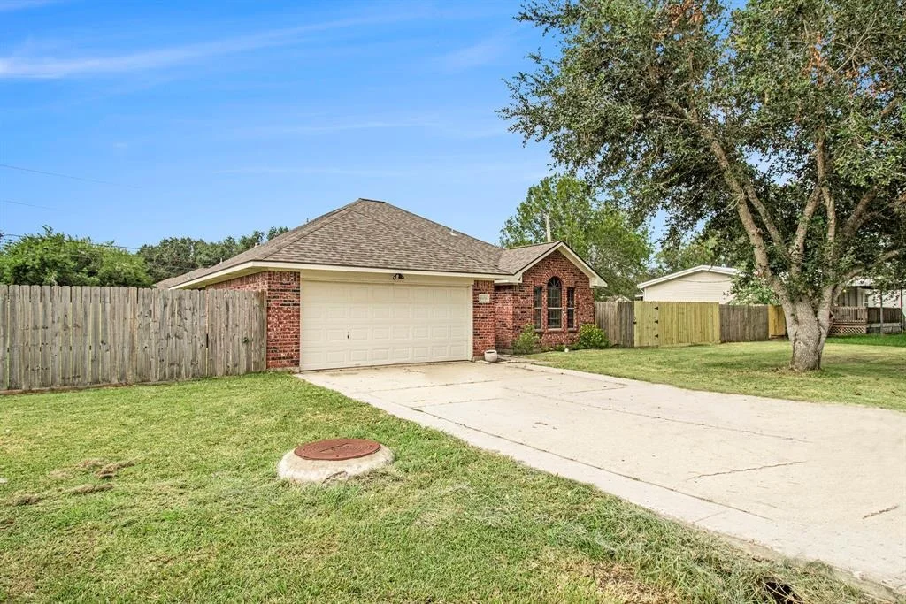 Photo of 19198 Stoneforest Road
