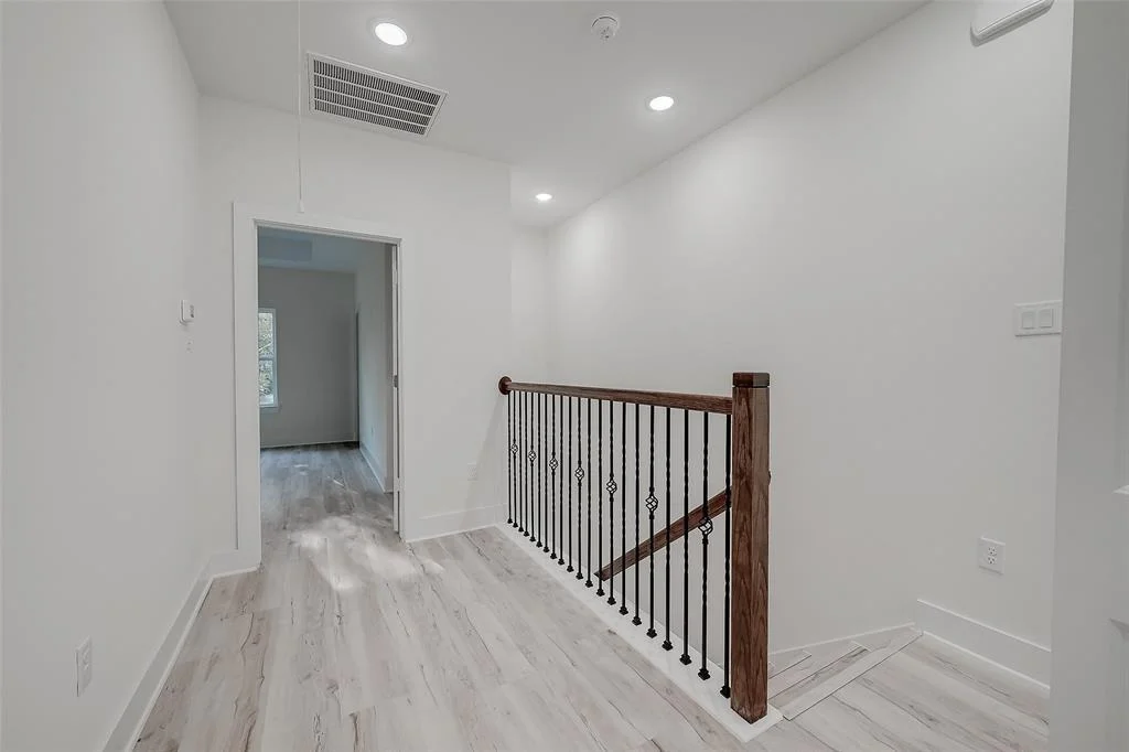 Photo of 7002 Sidney Street