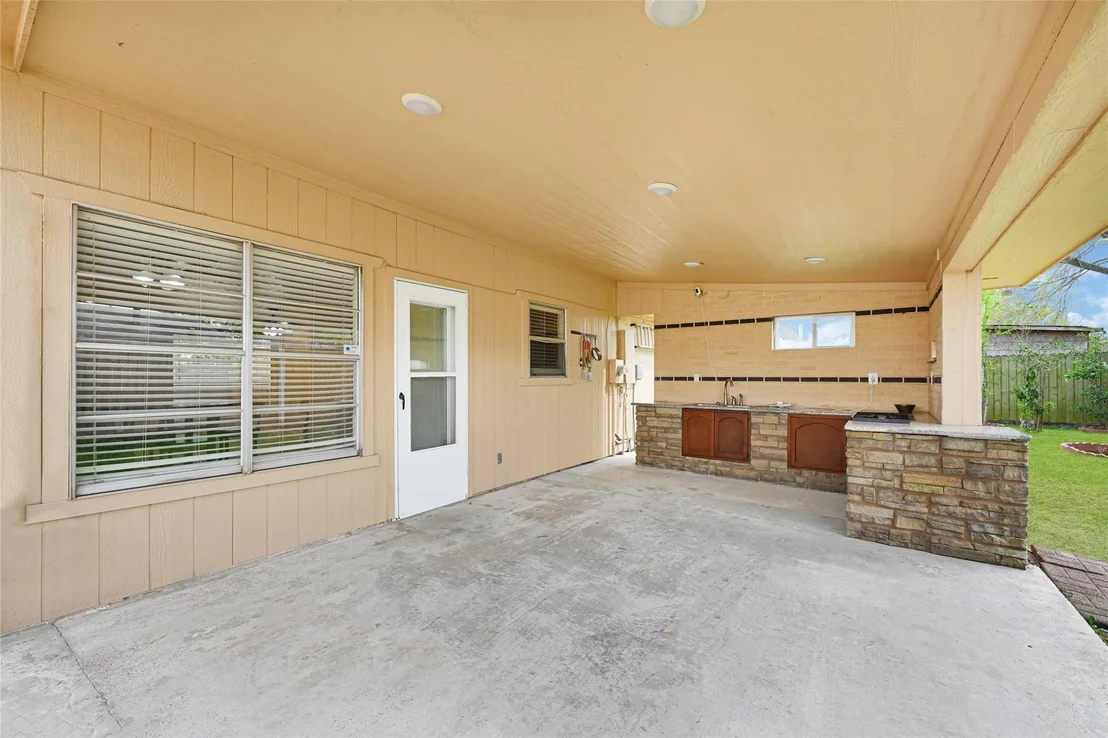 Photo of 20011 Lions Gate Drive