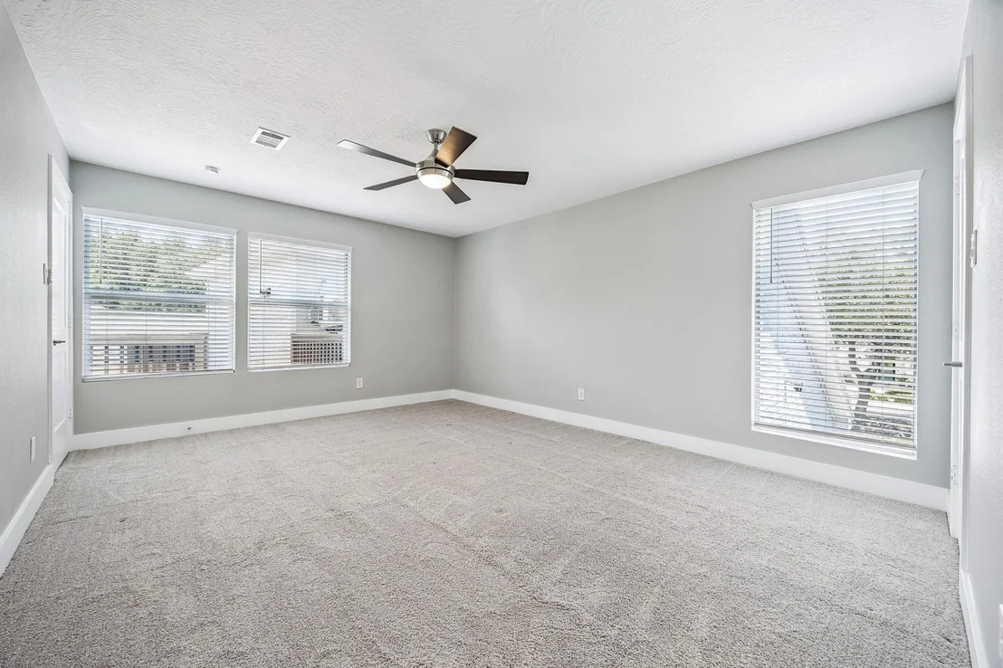 Photo of 922 Crossroads Drive