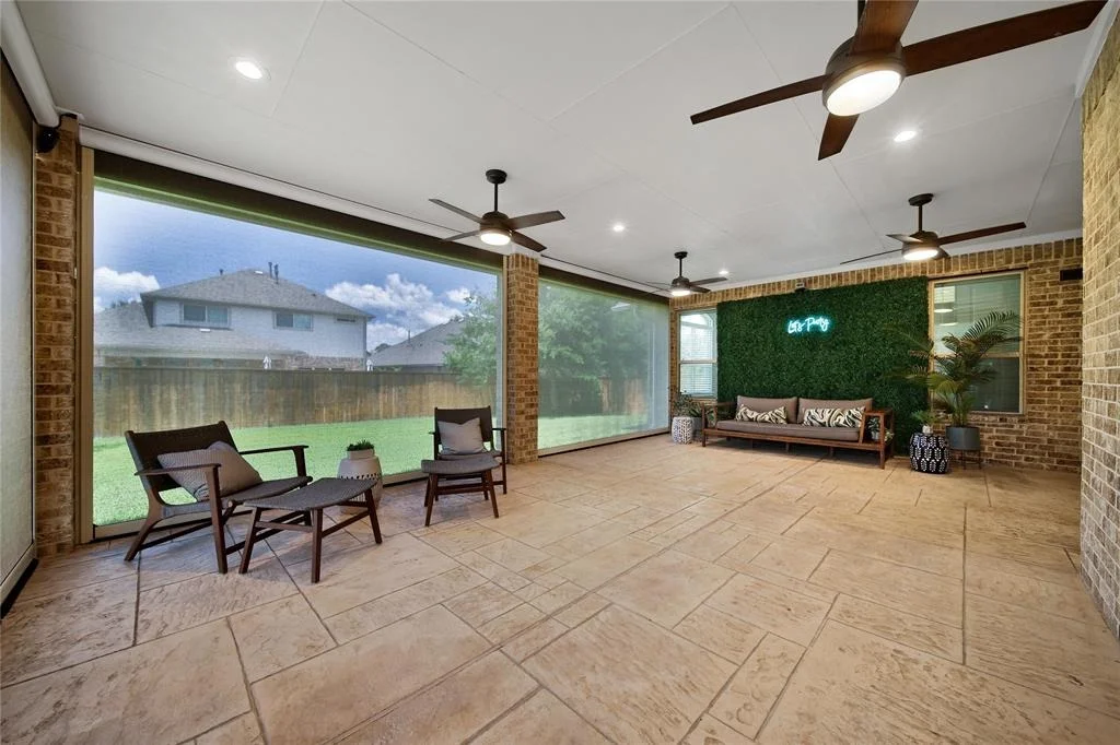 Photo of 19 N Wheatleigh Drive
