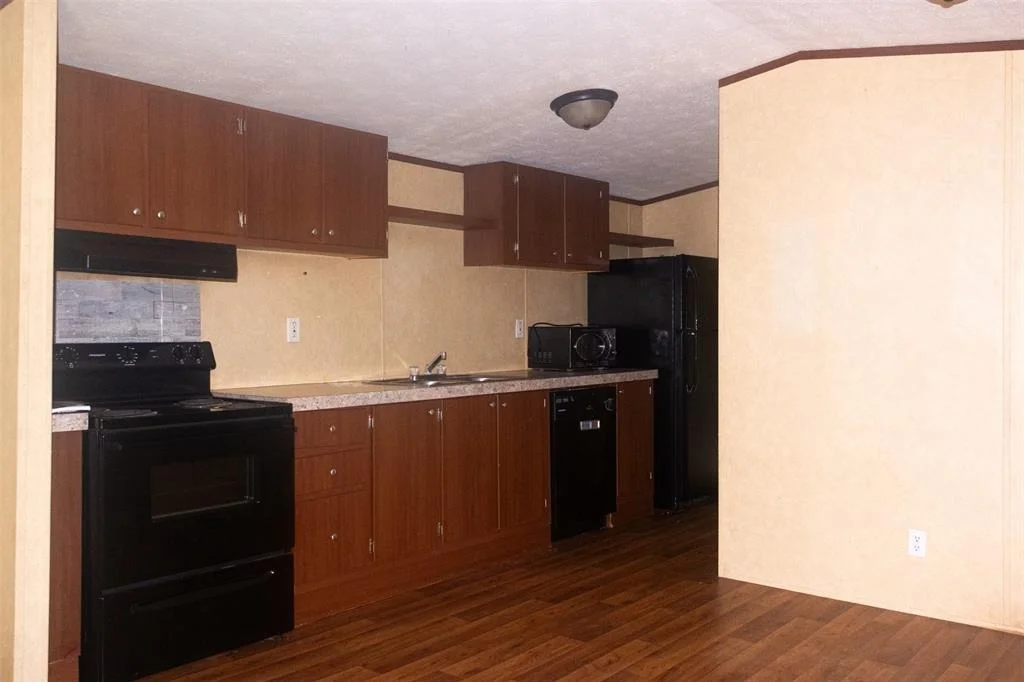 Photo of 8916 Lakeside Drive