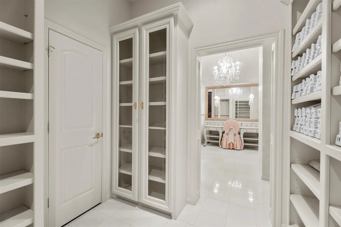 Photo of 6106 Larkmount Drive