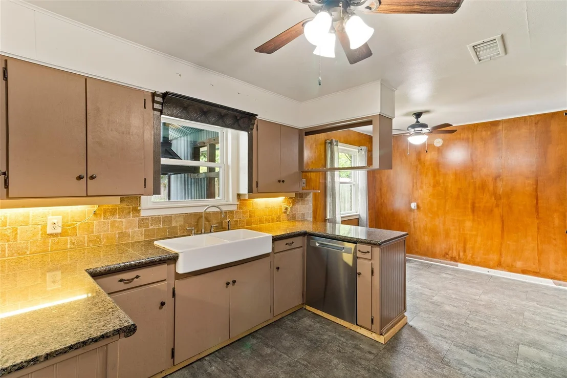 Photo of 1413 Lawn Drive