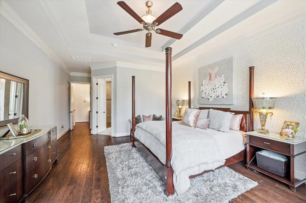 Photo of 23 E Loftwood Circle
