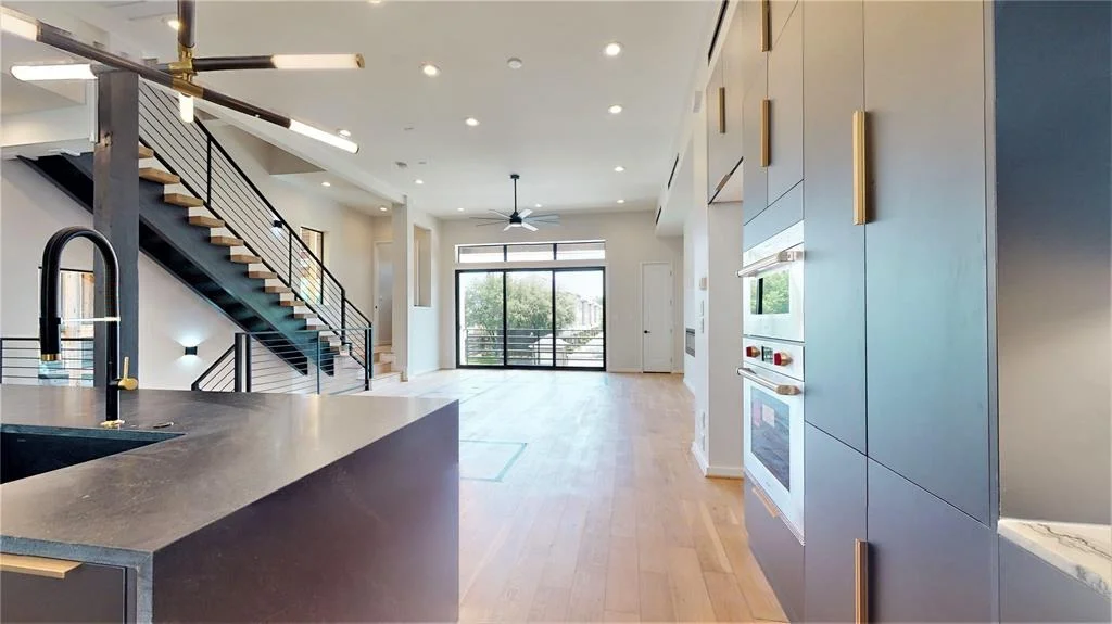 Photo of 531 Memorial Heights Drive