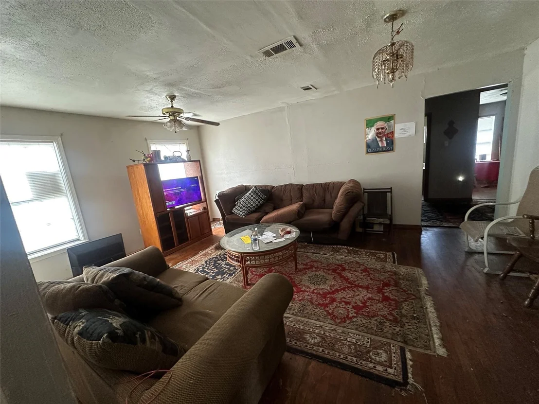 Photo of 8105 Howard Drive