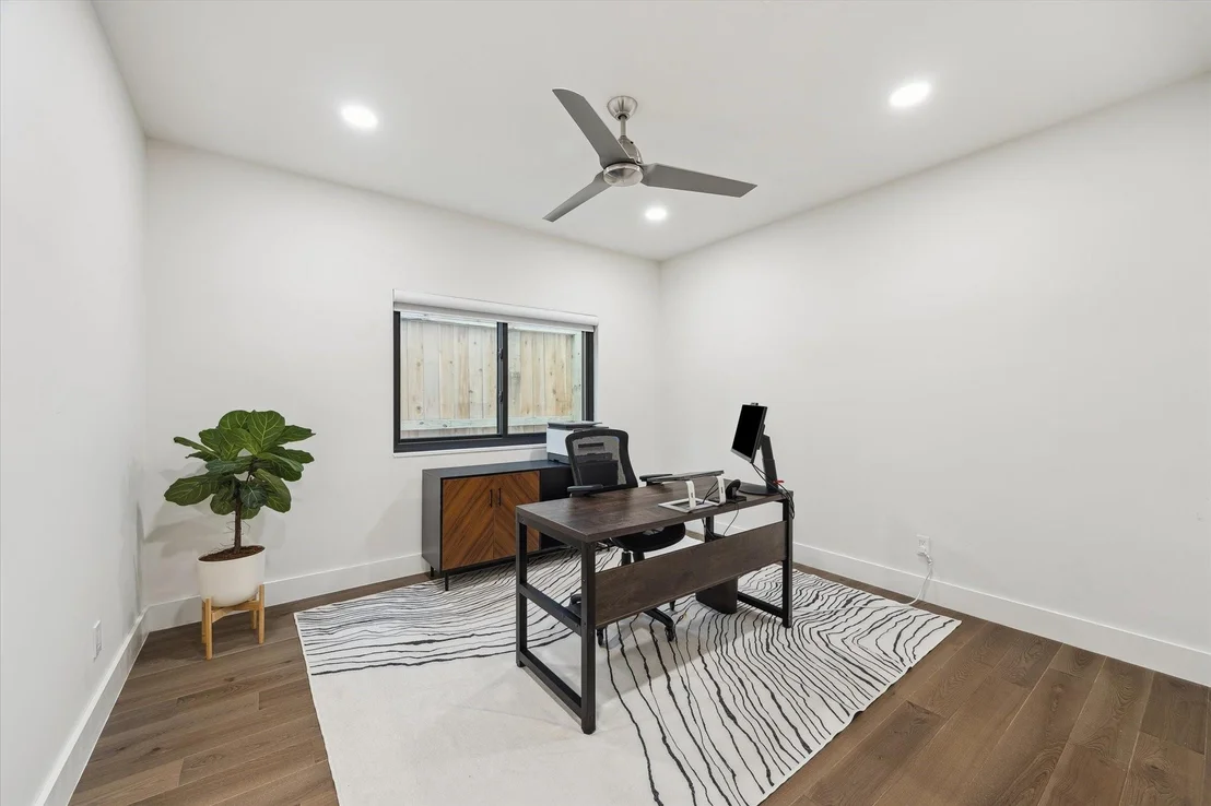 Photo of 6348 Vanderbilt Street