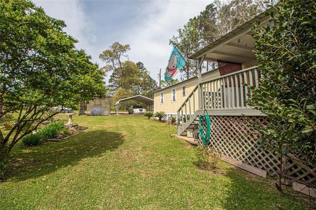 Photo of 305 Red Oak
