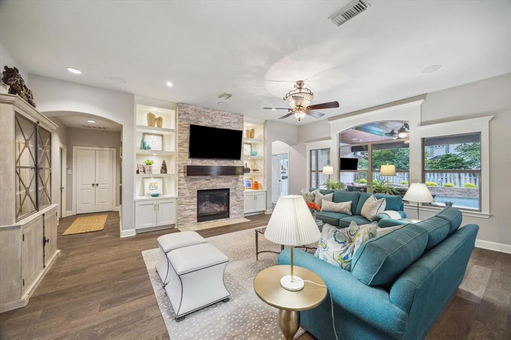 Photo of 63 E Beckonvale Circle