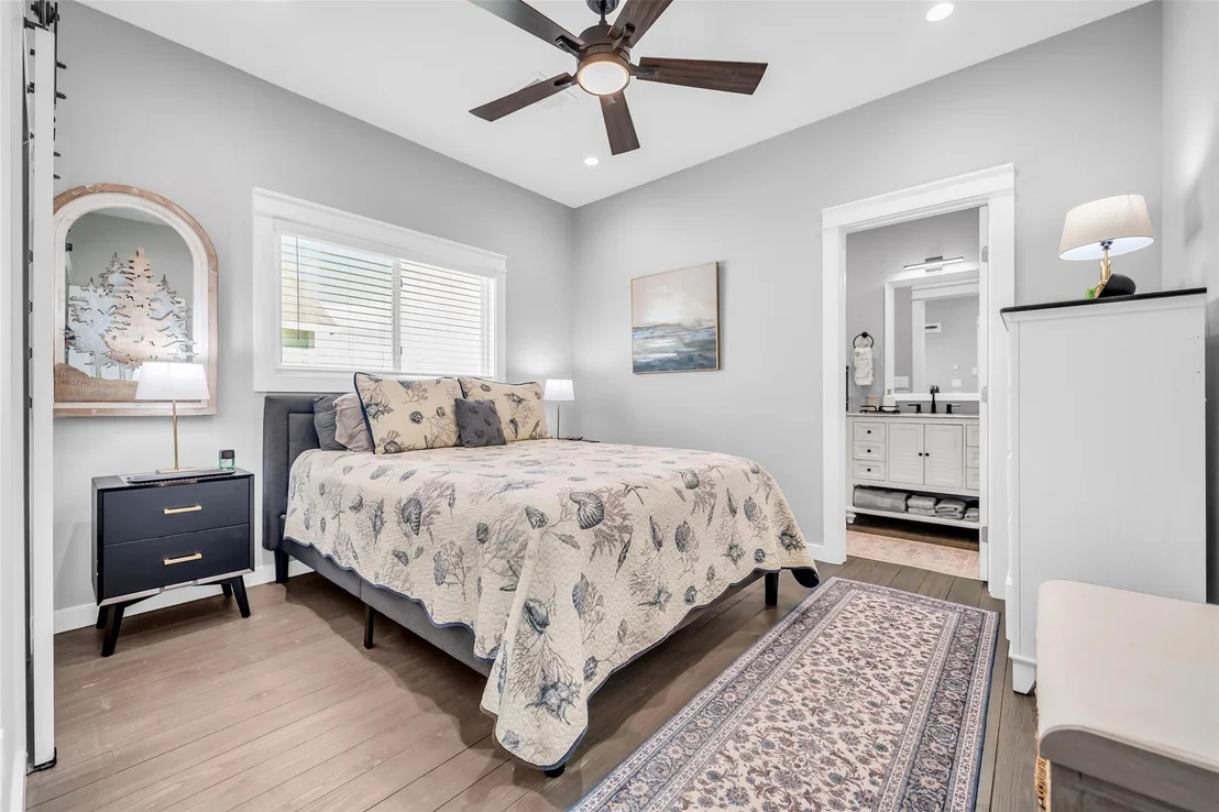 Photo of 1094 Cedar Lane