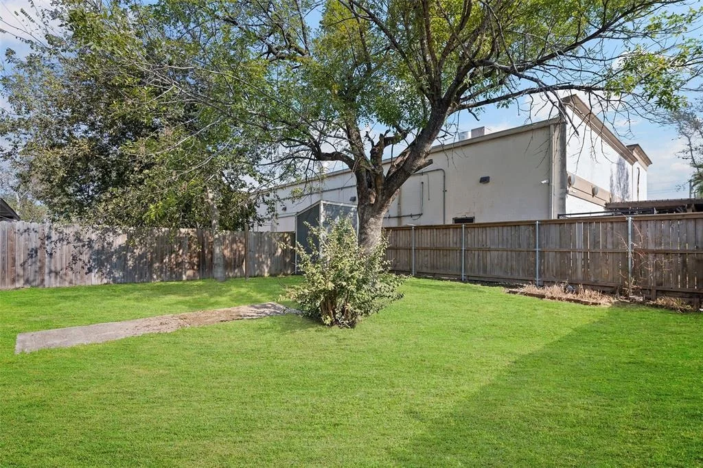 Photo of 1602 Brickarbor Drive