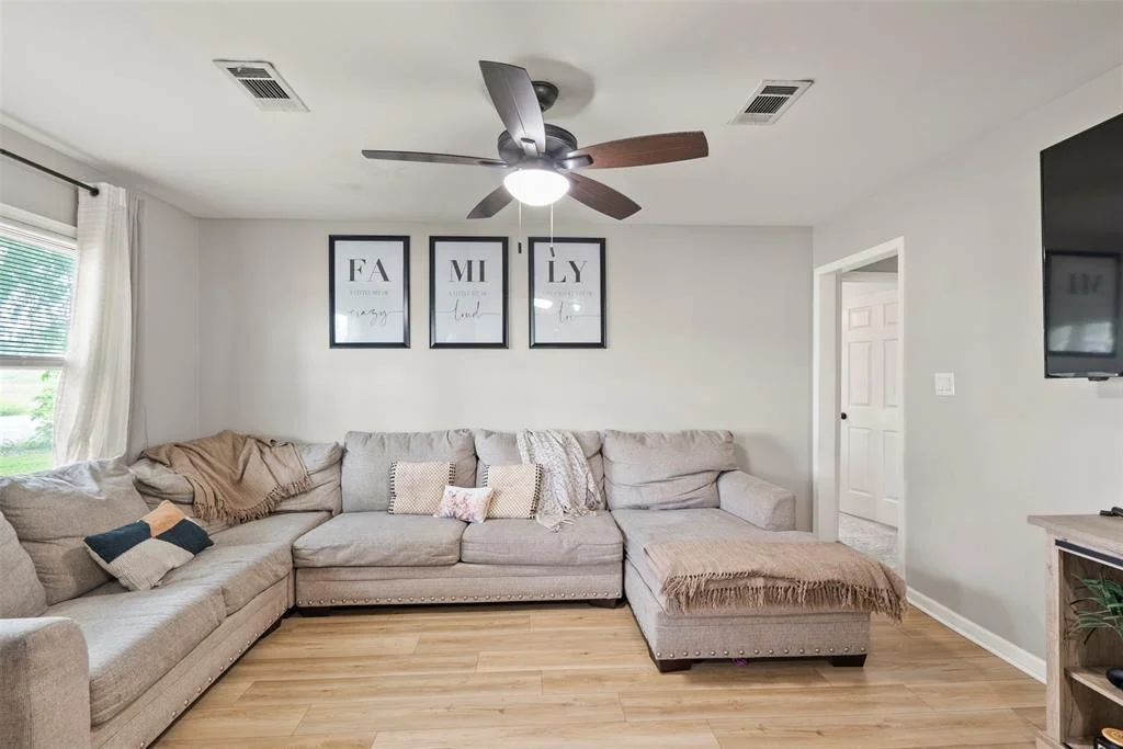 Photo of 915 Temple Drive