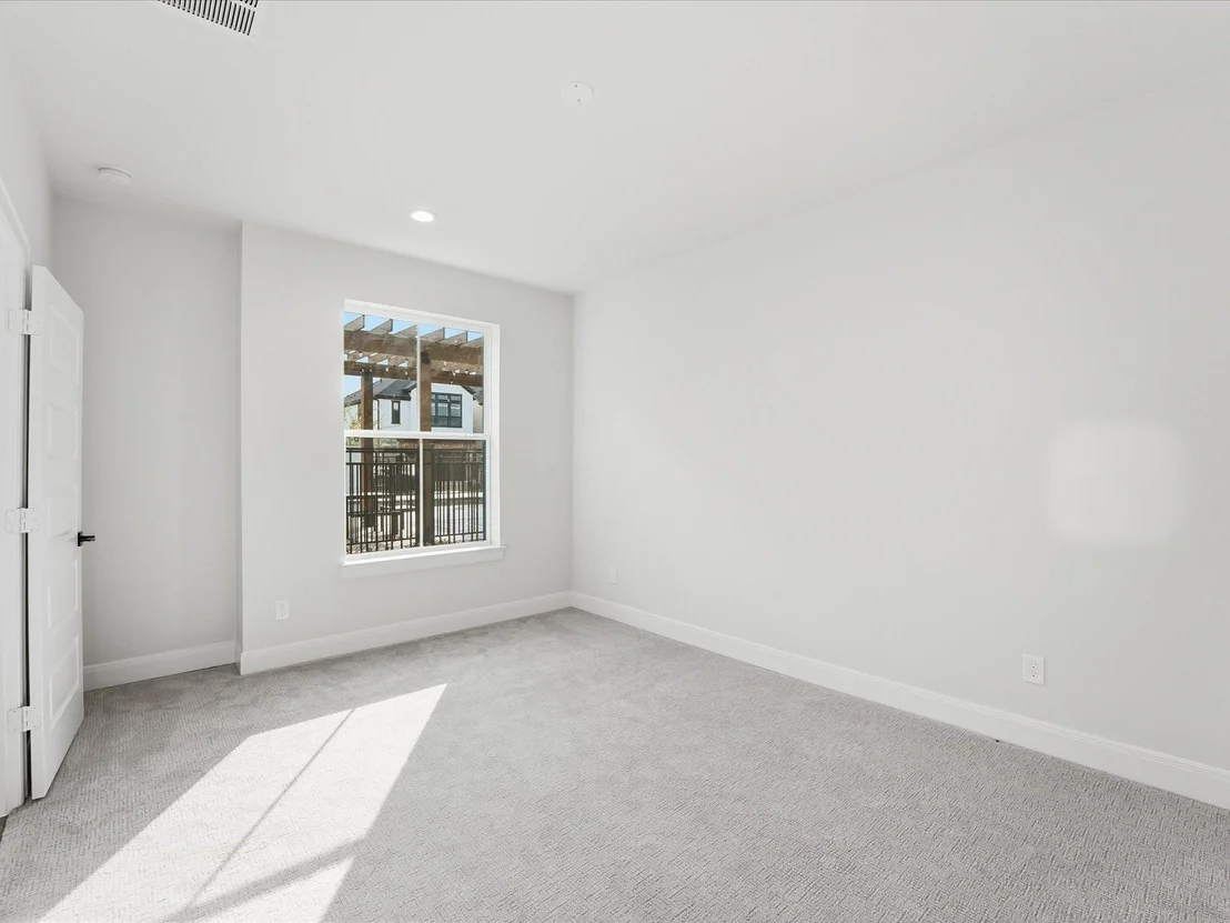 Photo of 9211 Fort George Street