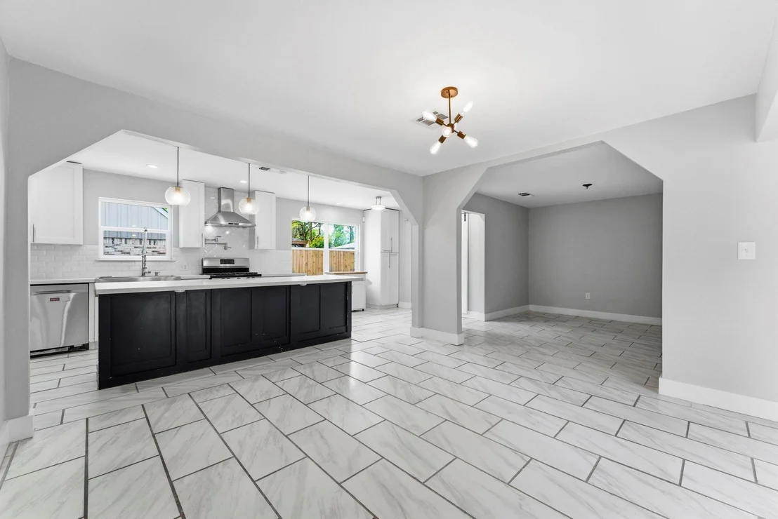 Photo of 206 W North Hill Drive