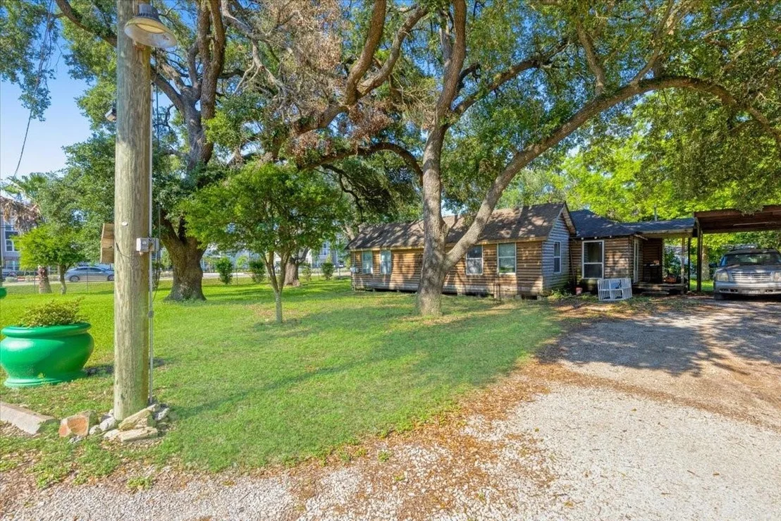 Photo of 3921 Almeda Genoa Road