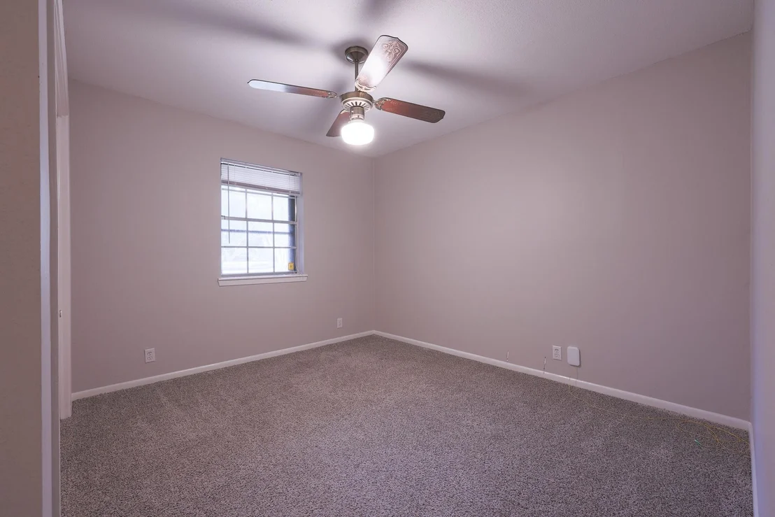 Photo of 20427 Lakeside Drive