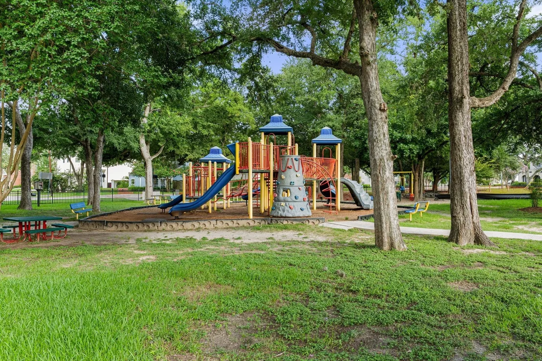 Photo of 4909 Cedar Street