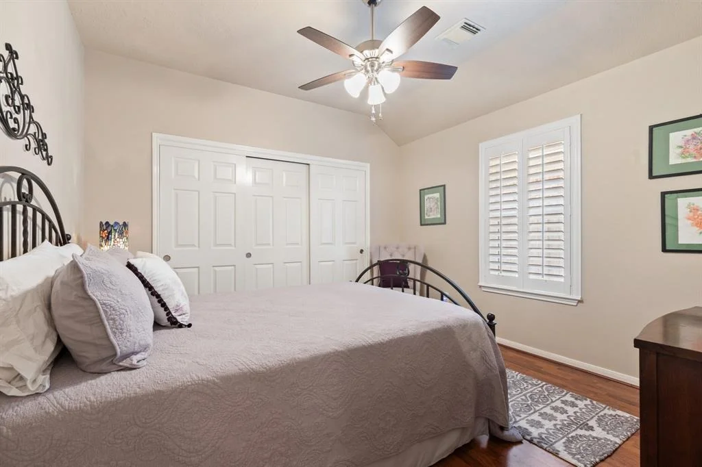 Photo of 16526 Avenfield Road