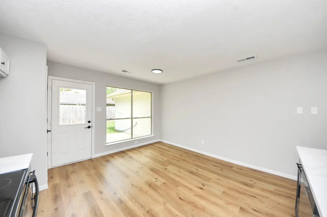 Photo of 15307 Streatham Circle