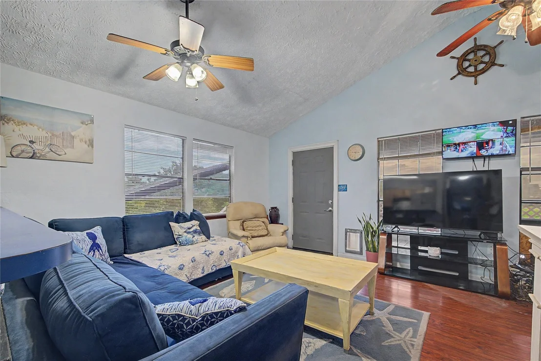 Photo of 1019 Sunset Drive