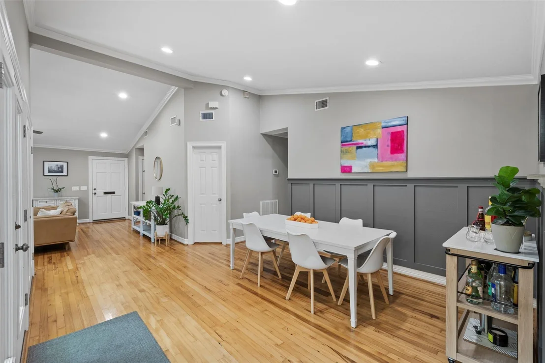Photo of 2201 Bartlett Street