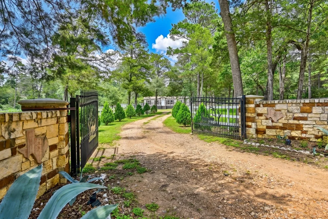 Photo of 1182 Oak Crest Drive