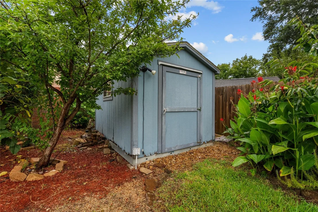 Photo of 1102 Juniper Canyon Lane