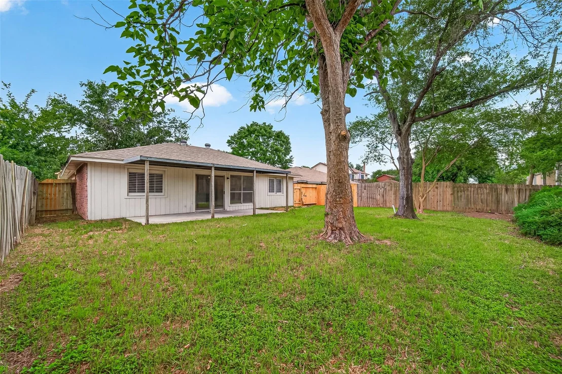 Photo of 18611 Spinney Lane Drive