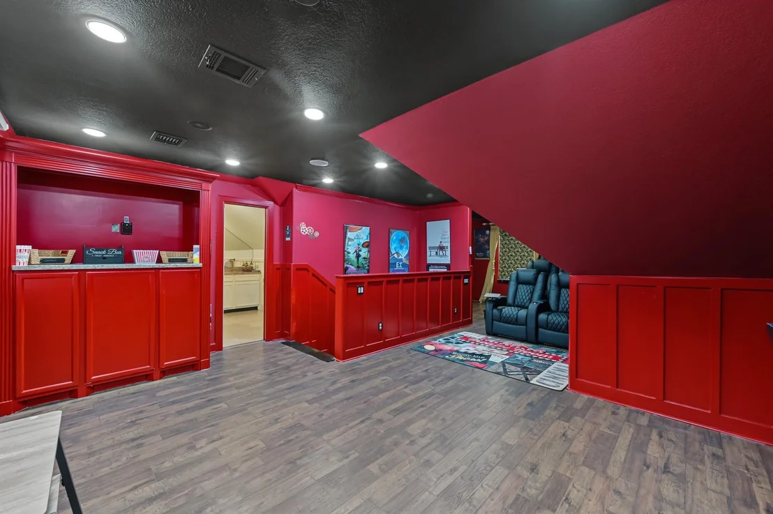 Photo of 10933 Lake Forest Drive