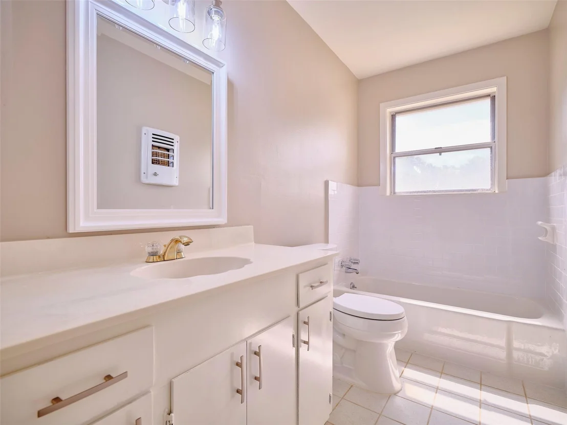 Photo of 3002 Lamar Circle