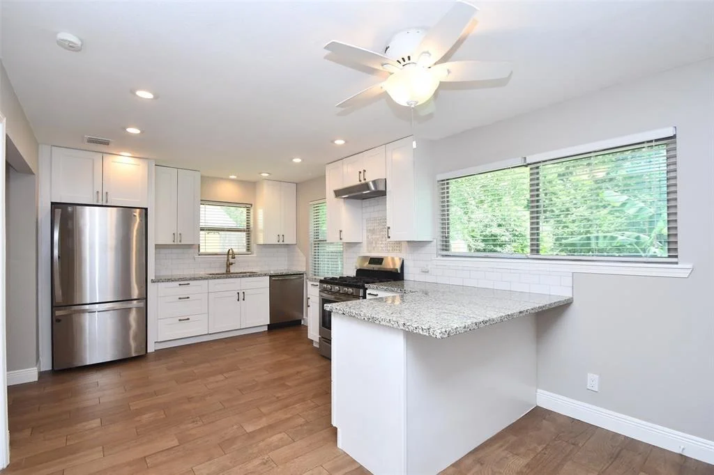 Photo of 5513 Commodore Drive