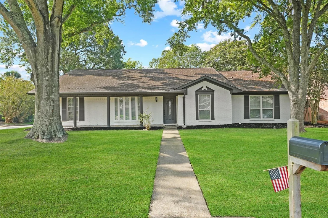 Photo of 3203 Greenridge Drive